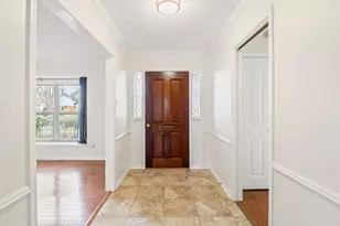 10503 Raritan Dr, Houston, TX 77043 - Photo 2