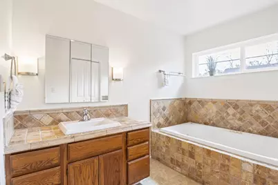 10503 Raritan Drive, Houston, TX 77043 - Photo 14