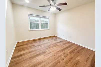 10503 Raritan Drive, Houston, TX 77043 - Photo 16