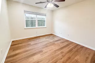 10503 Raritan Dr, Houston, TX 77043 - Photo 16