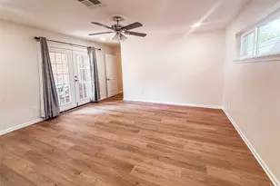 10503 Raritan Dr, Houston, TX 77043 - Photo 12