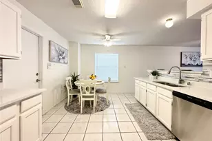 8223 Golf Green Cir, Houston, TX 77036 - Photo 16