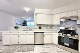 8223 Golf Green Cir, Houston, TX 77036 - Photo 12