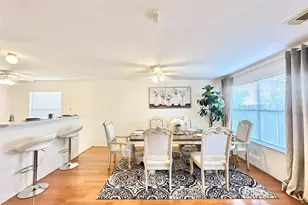 8223 Golf Green Cir, Houston, TX 77036 - Photo 10