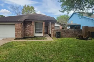 7702 Candlegreen Ln, Houston, TX 77071 - Photo 1