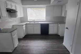 7702 Candlegreen Ln, Houston, TX 77071 - Photo 6