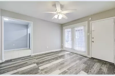2202 Park Street #12, Houston, TX 77019 - Photo 2