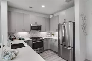 3636 W Dallas St, Houston, TX 77019 - Photo 2