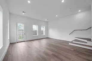 7504 Carver Rd, Houston, TX 77088 - Photo 2