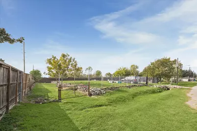 15107 Tomasa Street, Sugar Land, TX 77498 - Photo 12