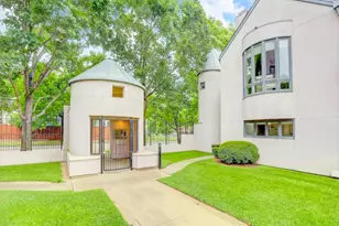 1395 Arlington St, Houston, TX 77008 - Photo 4