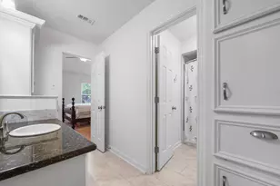 5 Hidden Pond Pl, The Woodlands, TX 77381 - Photo 32