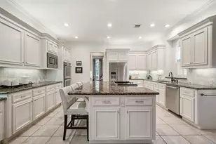 2 Lenox Hill Dr, The Woodlands, TX 77382 - Photo 16