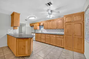 5222 Creekview Dr, La Porte, TX 77571 - Photo 4