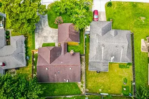 8710 Parkway Forest Dr, Houston, TX 77044 - Photo 6