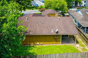 8710 Parkway Forest Dr, Houston, TX 77044 - Photo 4