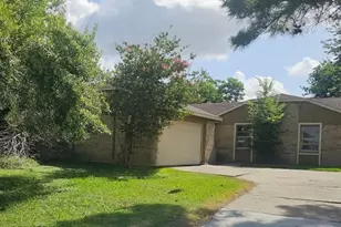 8710 Parkway Forest Dr, Houston, TX 77044 - Photo 1