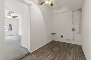 935 Creager St, Houston, TX 77034 - Photo 12