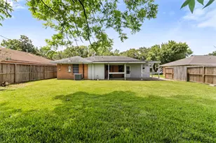 935 Creager St, Houston, TX 77034 - Photo 18