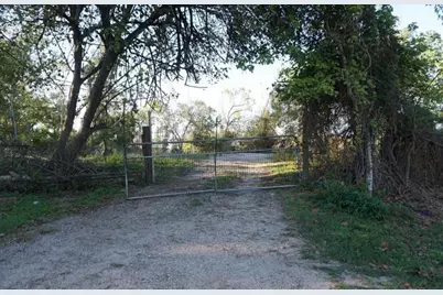 424 S Avenue D, Humble, TX 77338 - Photo 2