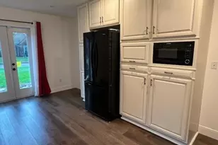 3906 Hazelwood Dr E, Pearland, TX 77584 - Photo 10