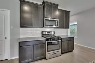 17105 Upland Bent Ct, Conroe, TX 77385 - Photo 10