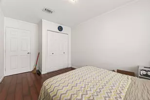 12705 Huntingwick Dr, Houston, TX 77024 - Photo 22