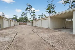 12705 Huntingwick Dr, Houston, TX 77024 - Photo 38