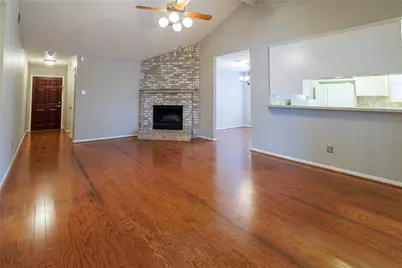 9844 Oriole, Conroe, TX 77385 - Photo 2