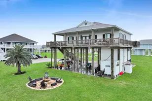 810 Casa Dr, Crystal Beach, TX 77650 - Photo 10