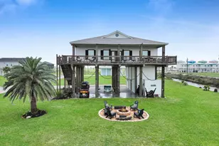 810 Casa Dr, Crystal Beach, TX 77650 - Photo 8