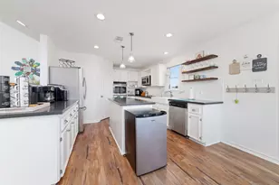 18506 E De Vaca, Galveston, TX 77554 - Photo 14