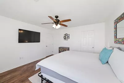 18506 E De Vaca, Galveston, TX 77554 - Photo 32