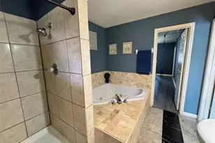 9717 Debbie Ln, Houston, TX 77038 - Photo 36