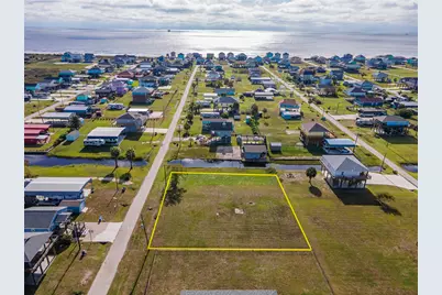 955 S Selwyn Road, Crystal Beach, TX 77650 - Photo 1