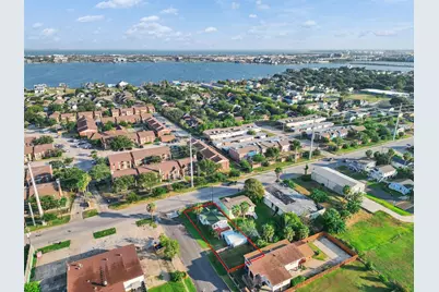 7121 Heards Lane, Galveston, TX 77551 - Photo 28