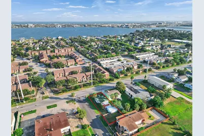 7121 Heards Lane, Galveston, TX 77551 - Photo 24