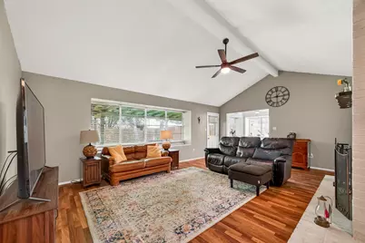 16203 Forest Bend Avenue, Friendswood, TX 77546 - Photo 4