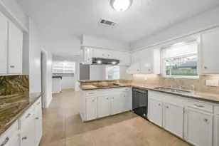 7611 Theisswood Rd, Spring, TX 77379 - Photo 16