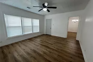 1018 N 2nd St, Baytown, TX 77520 - Photo 6