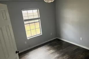 407 Branding Iron Cir, Angleton, TX 77515 - Photo 6