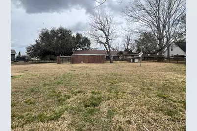 407 Branding Iron Circle, Angleton, TX 77515 - Photo 16