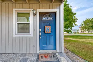 131 Cove Cir, Conroe, TX 77356 - Photo 2