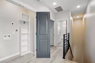 4719 Mallow St, Houston, TX 77033 - Photo 22