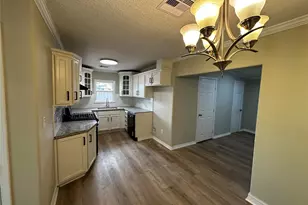 724 N Avenue F, Freeport, TX 77541 - Photo 14