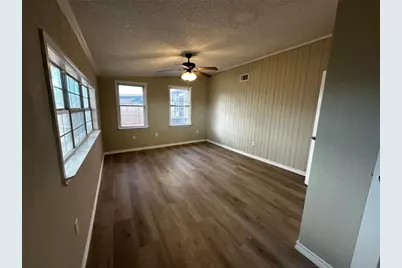 724 N Avenue F, Freeport, TX 77541 - Photo 22