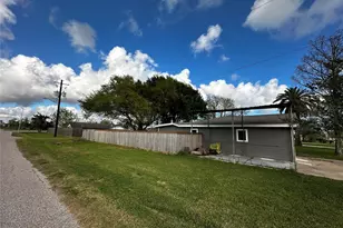 724 N Avenue F, Freeport, TX 77541 - Photo 30