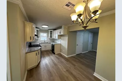 724 N Avenue F, Freeport, TX 77541 - Photo 14