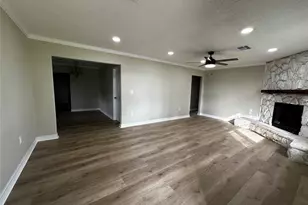 724 N Avenue F, Freeport, TX 77541 - Photo 8