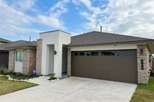 206 John House Ln, Rosharon, TX 77583 - Photo 2